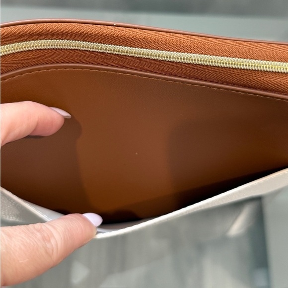 Turkish Airlines Business Class Amenity Kit // LANVIN // 2025 - Picture 5 of 7